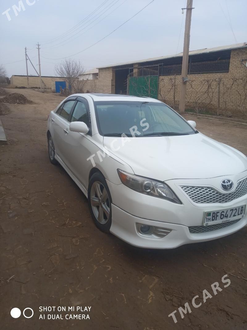 Toyota Camry 2010 - 180 000 TMT - Халач - img 4