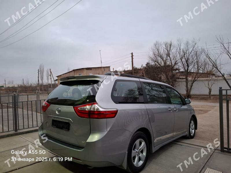 Toyota Sienna 2018 - 355 000 TMT - Daşoguz - img 3