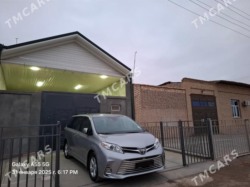 Toyota Sienna 2018 - 355 000 TMT - Daşoguz - img 4