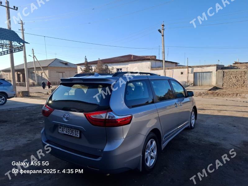 Toyota Sienna 2018 - 355 000 TMT - Daşoguz - img 6