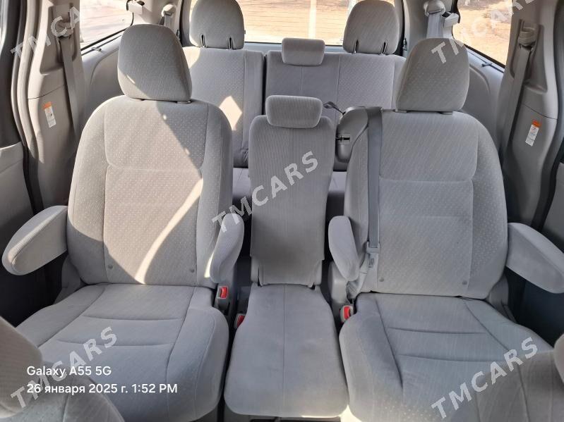 Toyota Sienna 2018 - 355 000 TMT - Daşoguz - img 8