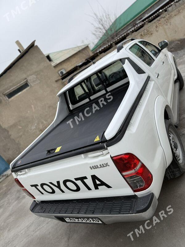 Toyota Hilux 2015 - 420 000 TMT - Ашхабад - img 4