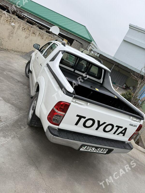 Toyota Hilux 2015 - 420 000 TMT - Ашхабад - img 3