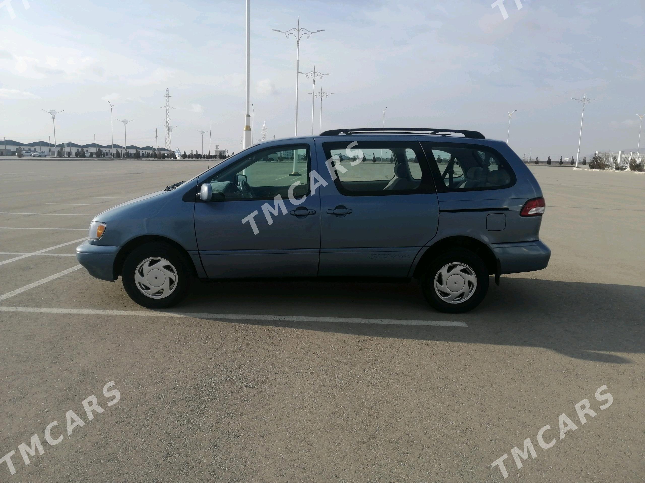 Toyota Sienna 2000 - 147 000 TMT - Balkanabat - img 3