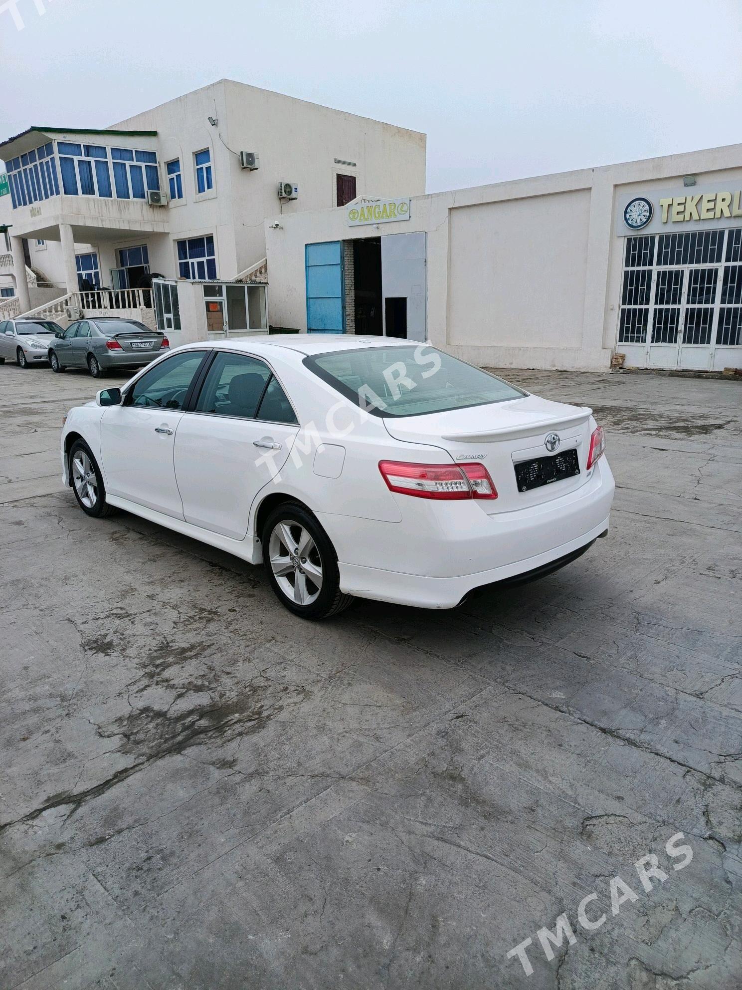 Toyota Camry 2011 - 200 000 TMT - Туркменабат - img 3