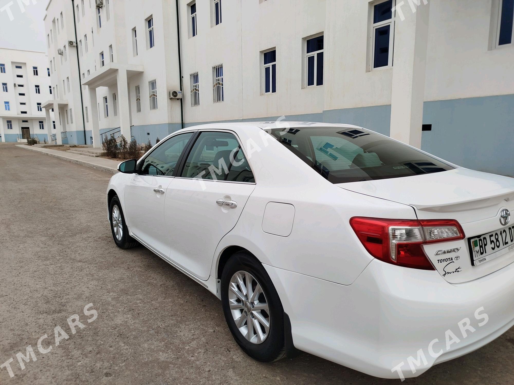 Toyota Camry 2013 - 225 000 TMT - Дашогуз - img 6