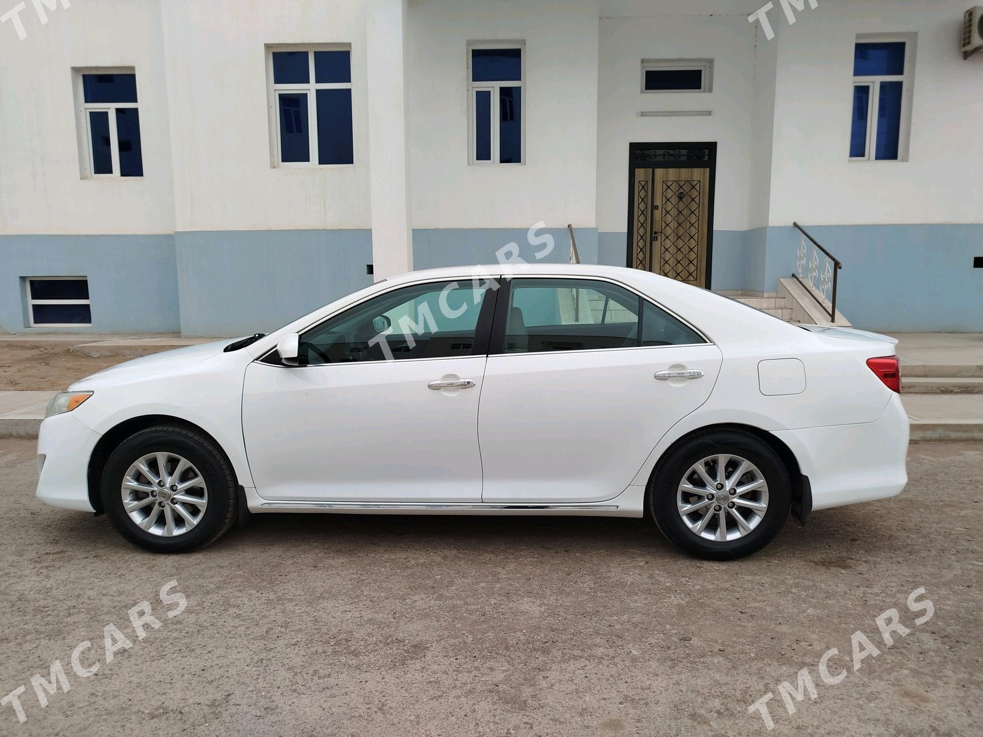 Toyota Camry 2013 - 225 000 TMT - Дашогуз - img 4