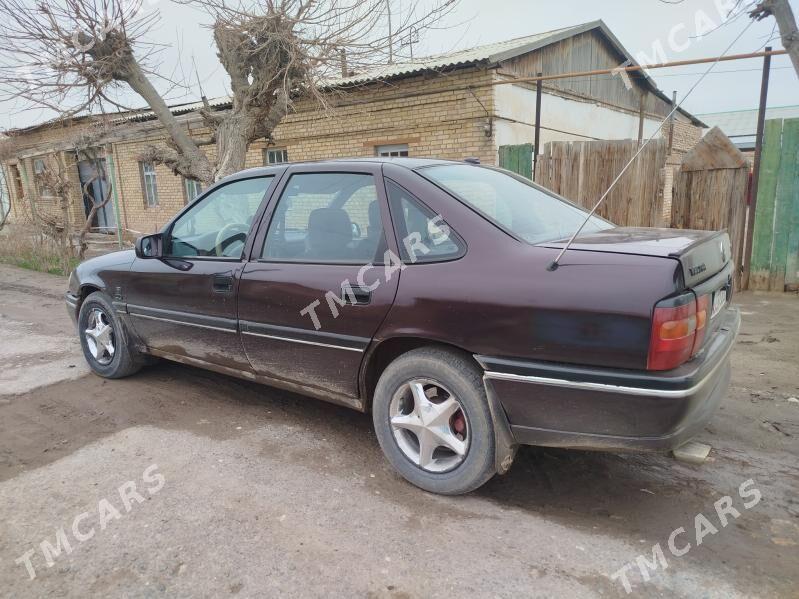 Opel Vectra 1993 - 35 000 TMT - Дянев - img 2