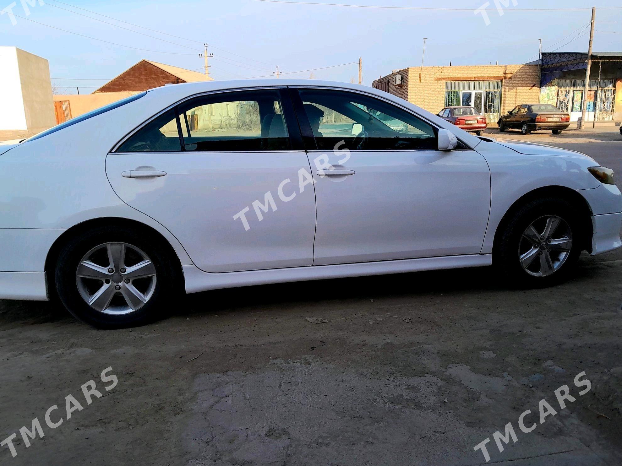 Toyota Camry 2010 - 165 000 TMT - Кёнеургенч - img 2