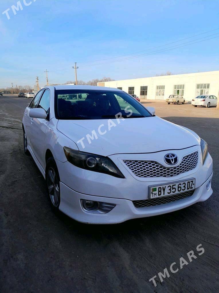 Toyota Camry 2010 - 165 000 TMT - Кёнеургенч - img 3