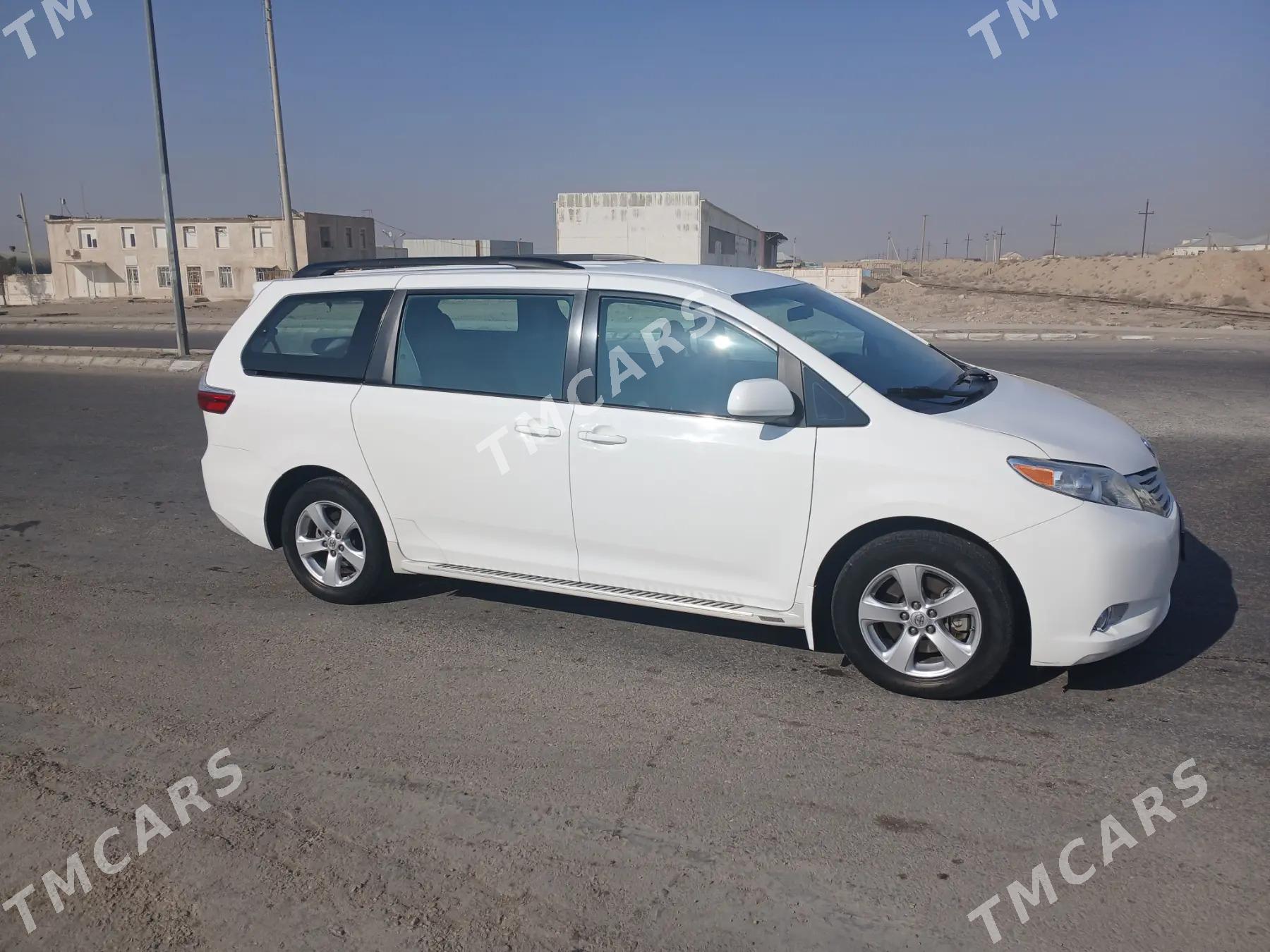 Toyota Sienna 2018 - 370 000 TMT - Balkanabat - img 8