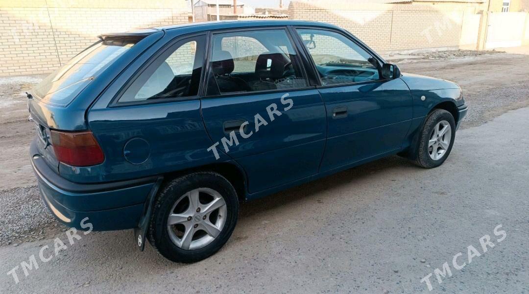 Opel Astra 1993 - 30 000 TMT - Мары - img 9