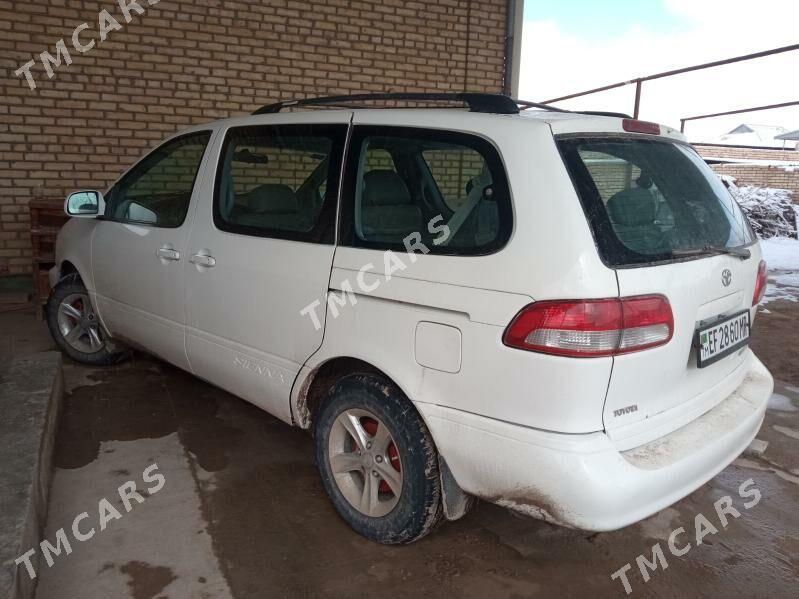 Toyota Sienna 2000 - 145 000 TMT - Мары - img 3