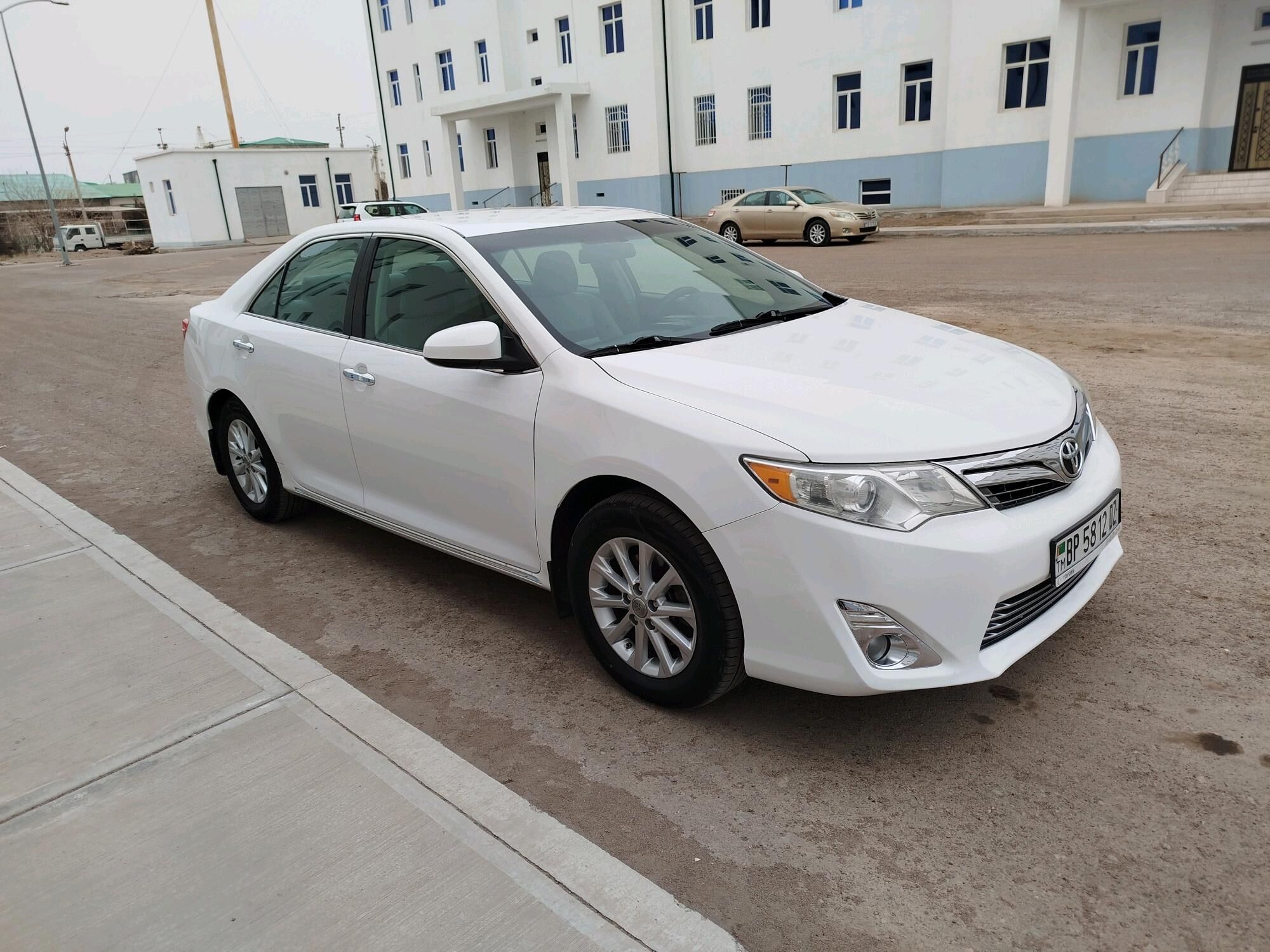 Toyota Camry 2013 - 225 000 TMT - Дашогуз - img 9