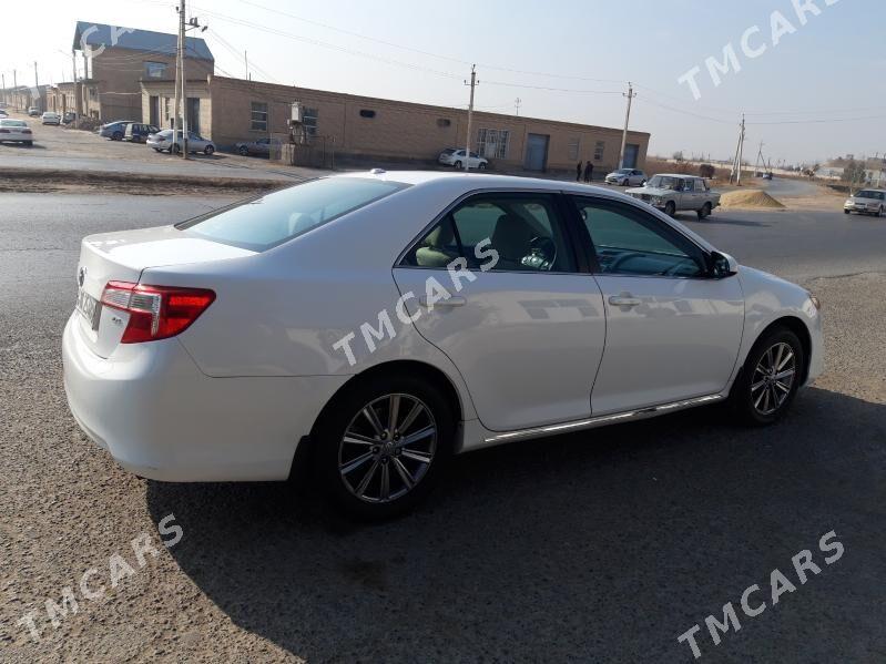 Toyota Camry 2013 - 190 000 TMT - Dänew - img 4