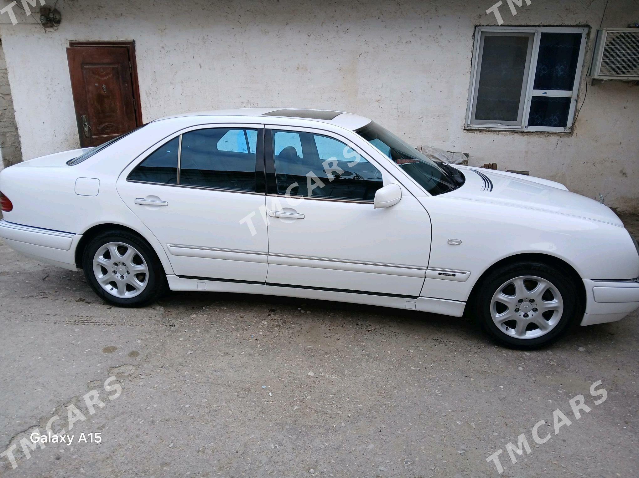 Mercedes-Benz E430 1998 - 89 000 TMT - Türkmenbaşy - img 3