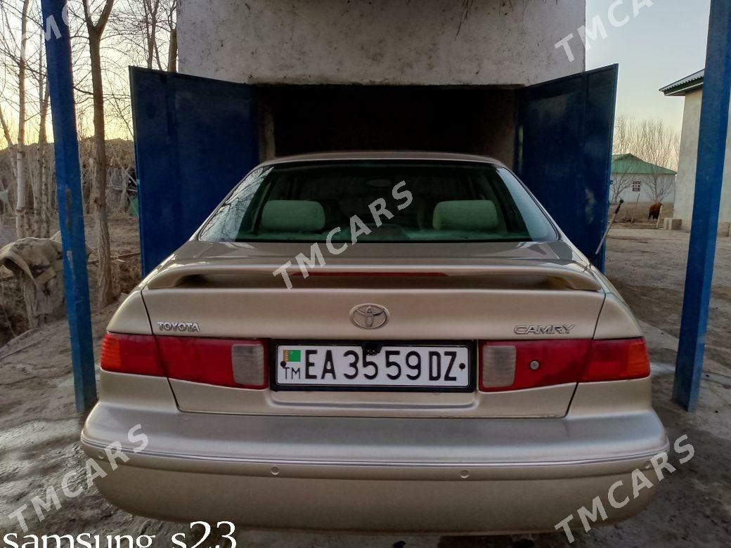 Toyota Camry 2001 - 130 000 TMT - Кёнеургенч - img 2