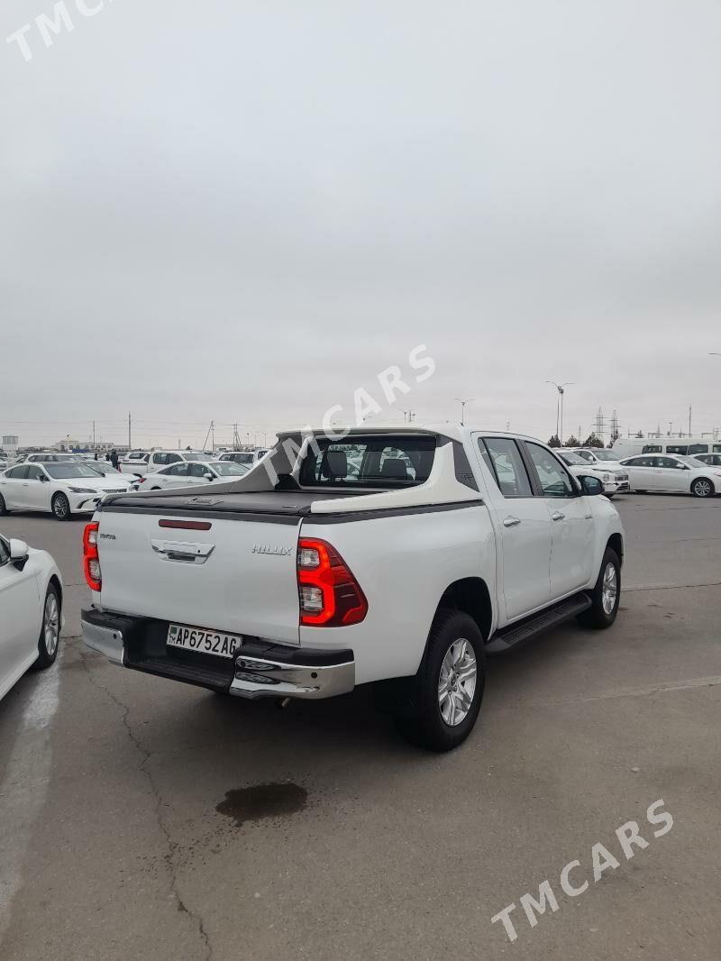 Toyota Hilux 2023 - 620 000 TMT - Aşgabat - img 7