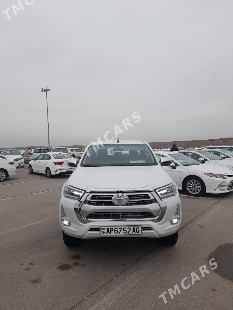 Toyota Hilux 2023 - 620 000 TMT - Aşgabat - img 5