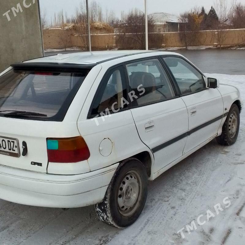 Opel Astra 1993 - 26 000 TMT - Губадаг - img 5