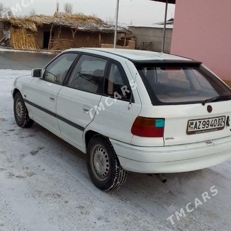 Opel Astra 1993 - 26 000 TMT - Губадаг - img 4