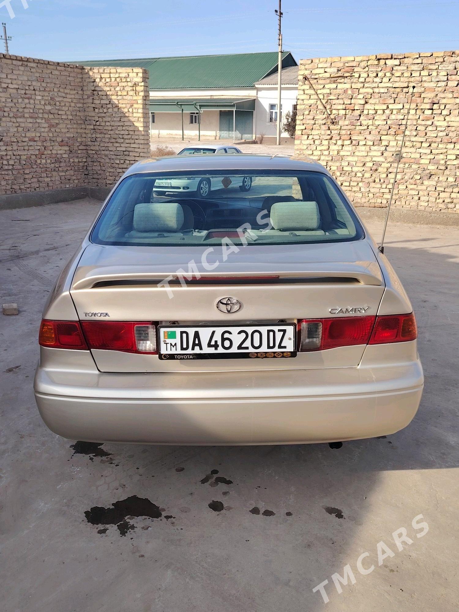 Toyota Camry 2000 - 136 000 TMT - Köneürgenç - img 3