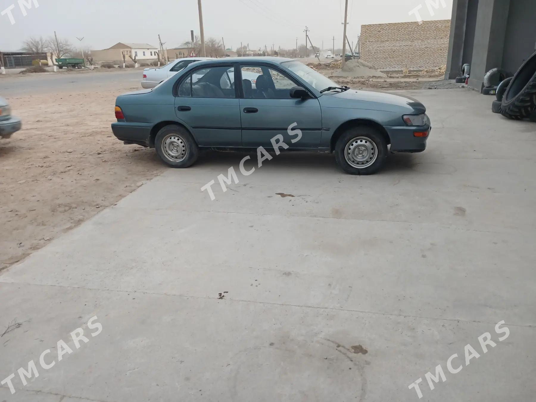 Toyota Corolla 1995 - 40 000 TMT - Halaç - img 4