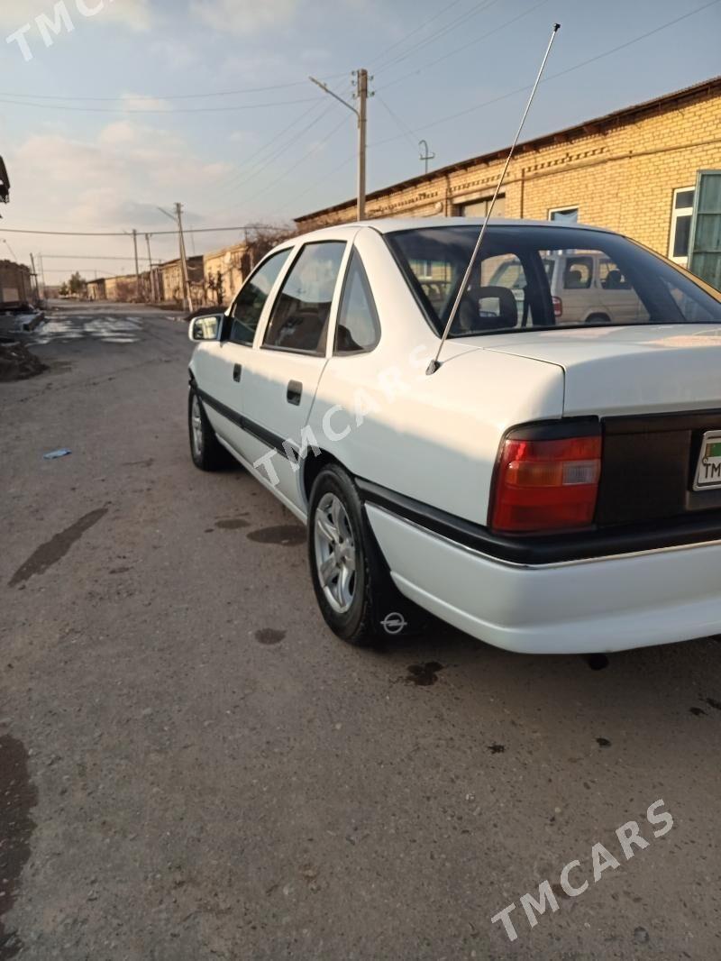 Opel Vectra 1990 - 44 000 TMT - Чарджоу - img 7