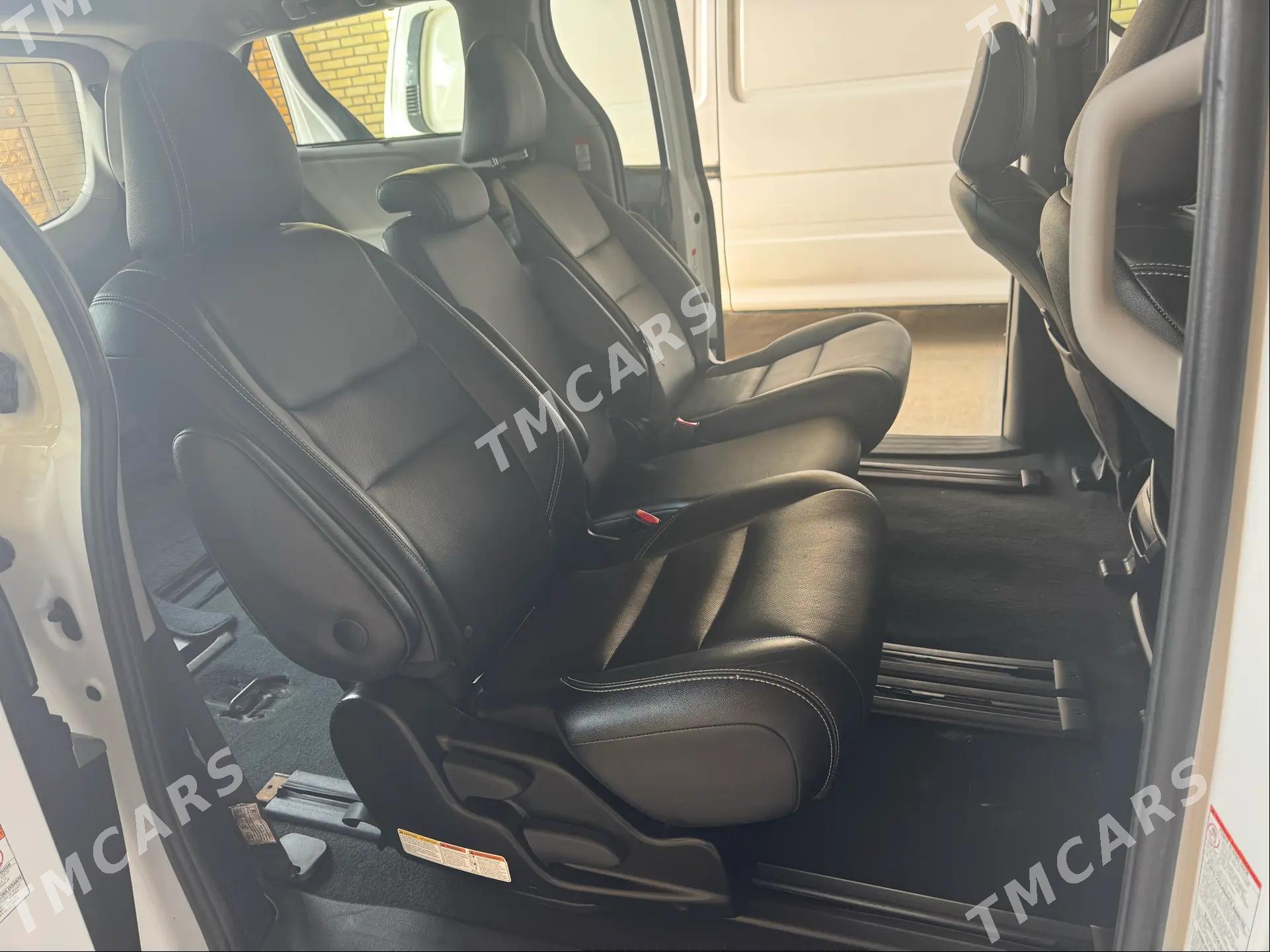 Toyota Sienna 2019 - 333 200 TMT - Мары - img 6