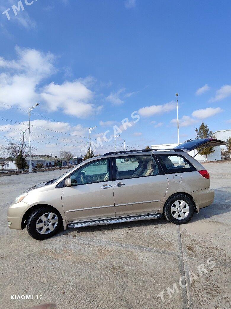 Toyota Sienna 2004 - 230 000 TMT - Türkmenabat - img 3