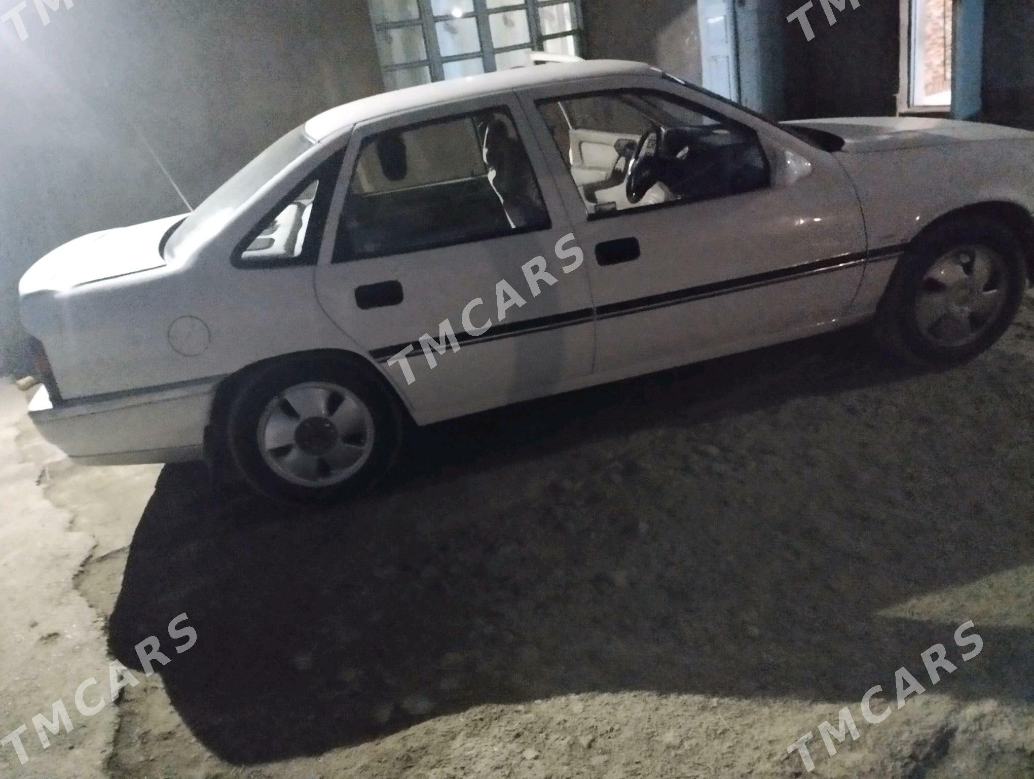 Opel Vectra 1990 - 28 000 TMT - Bäherden - img 3