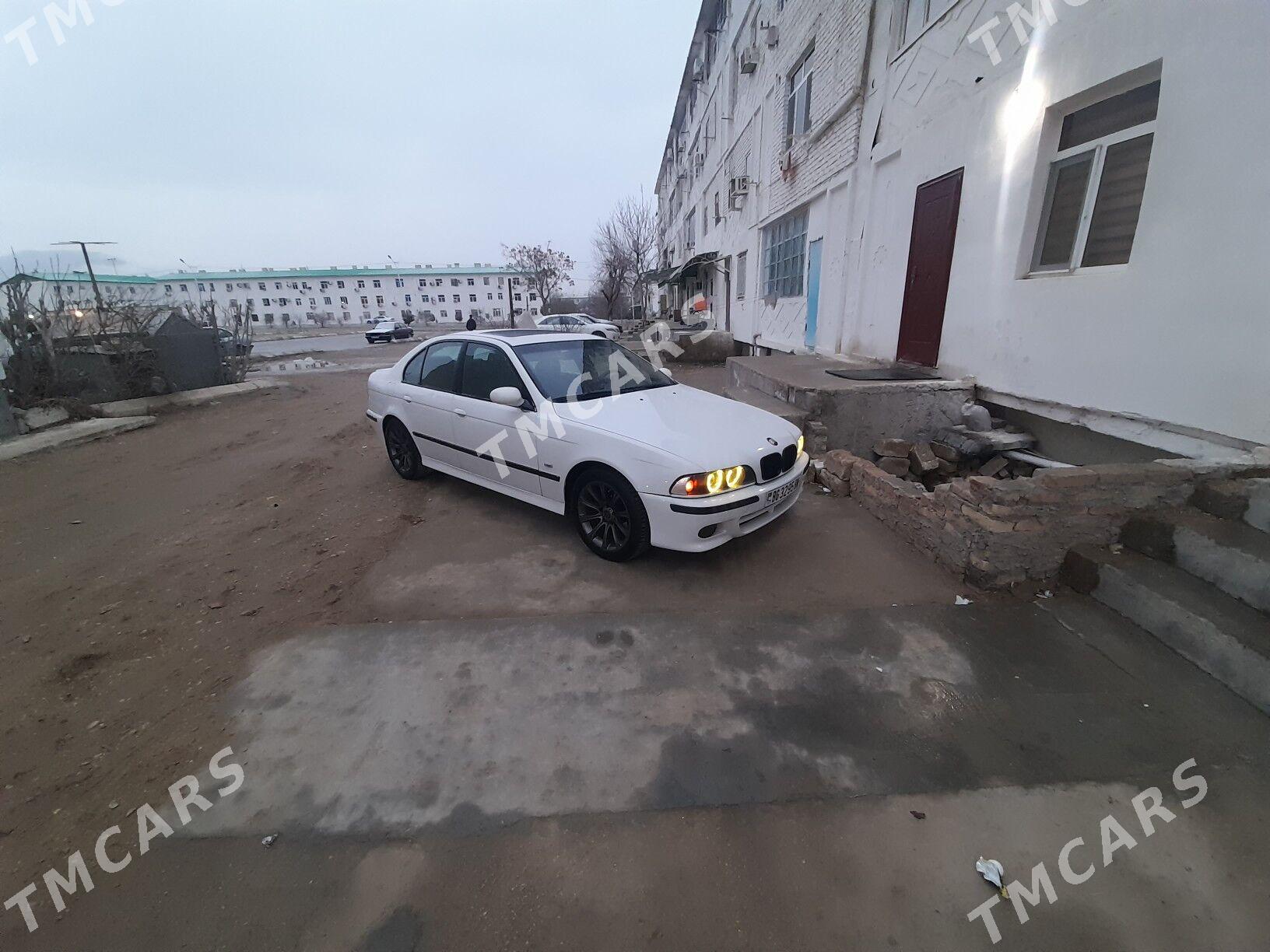 BMW E39 2001 - 100 000 TMT - Балканабат - img 2