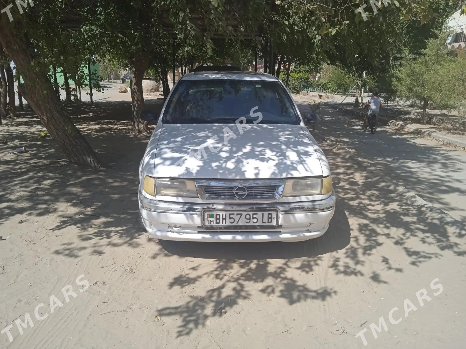 Opel Vectra 1993 - 35 000 TMT - Сейди - img 4