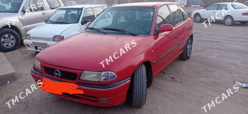 Opel Astra 1995 - 35 000 TMT - Гурбансолтан Едже - img 3