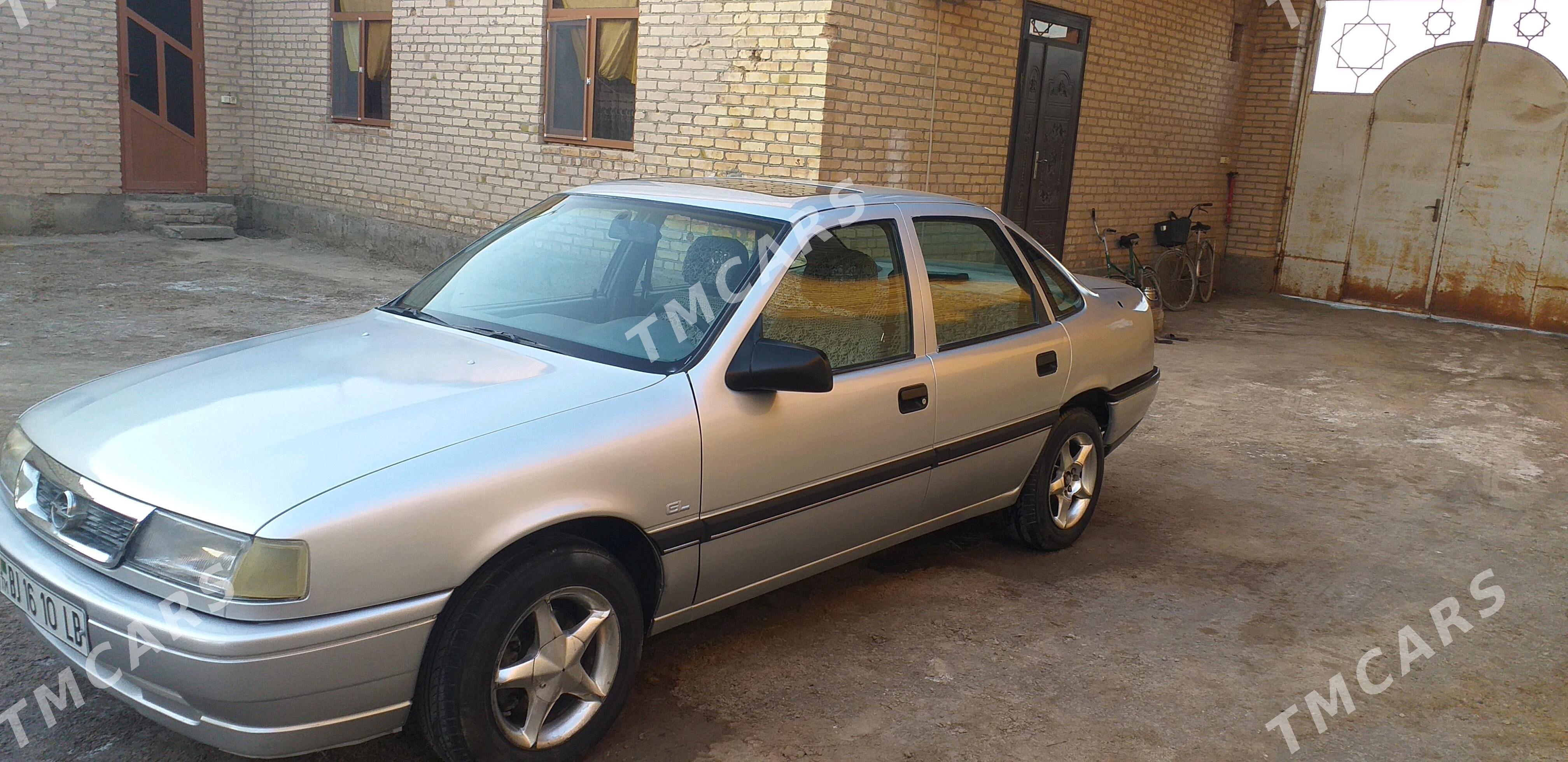 Opel Vectra 1990 - 40 000 TMT - Фарап - img 2