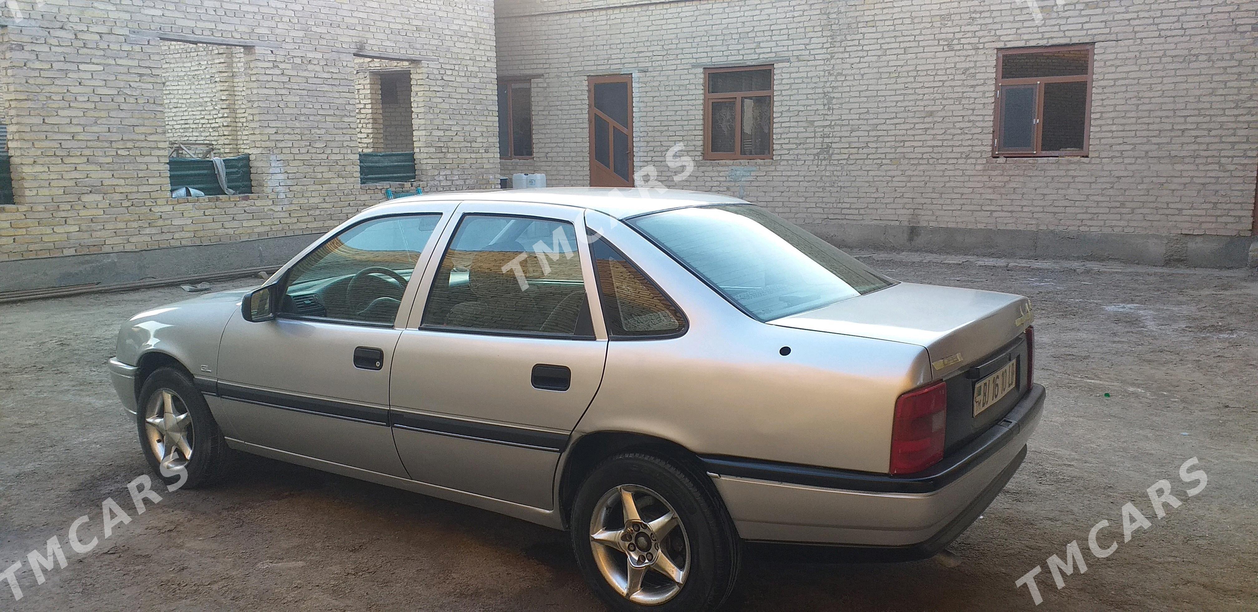 Opel Vectra 1990 - 40 000 TMT - Фарап - img 4