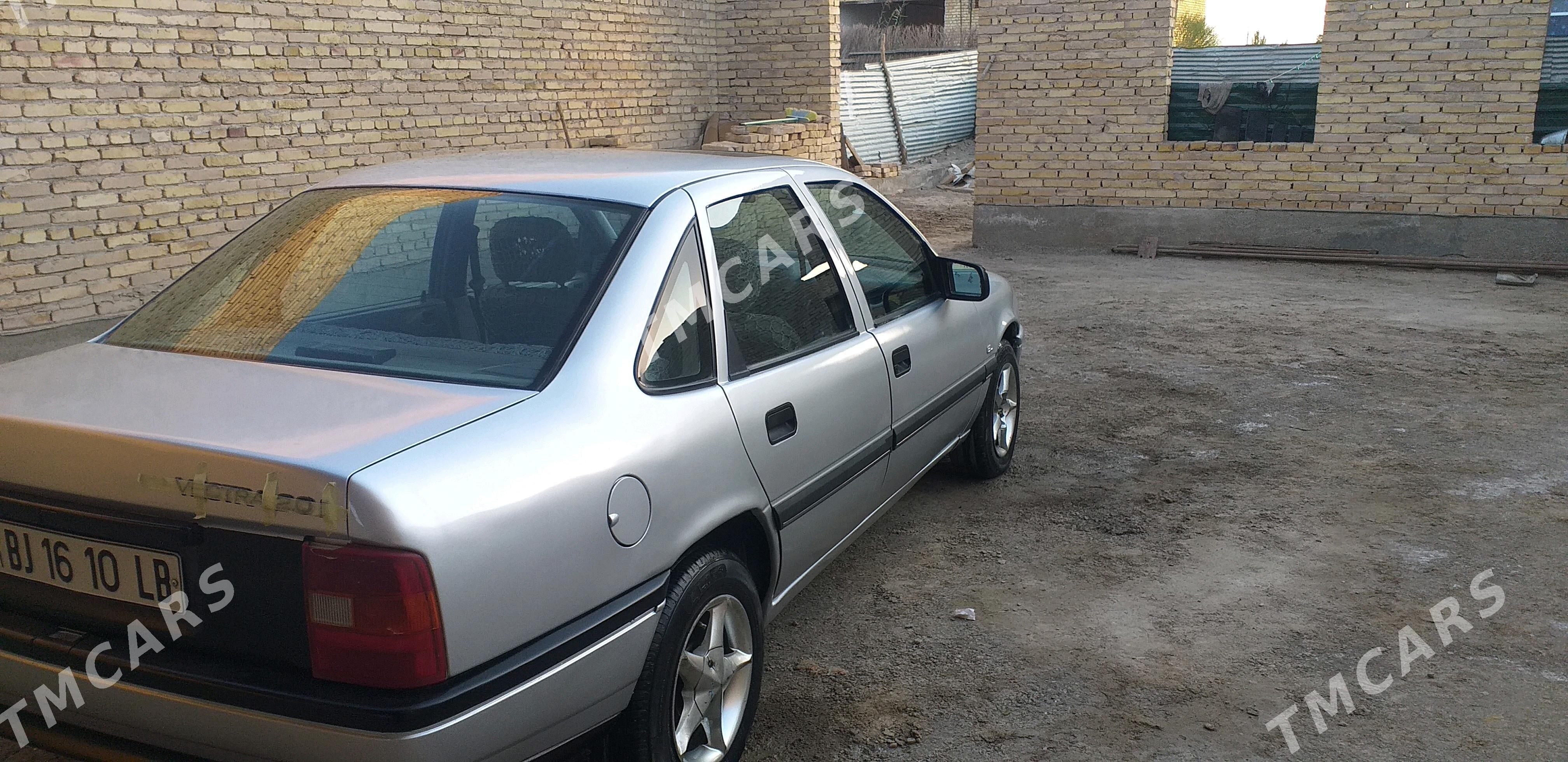 Opel Vectra 1990 - 40 000 TMT - Фарап - img 3