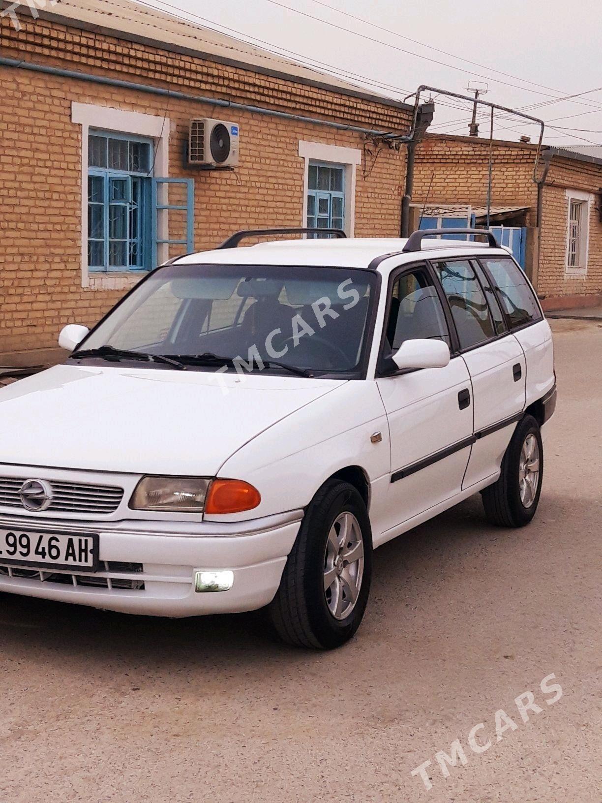 Opel Astra 1996 - 44 000 TMT - Бахарден - img 3