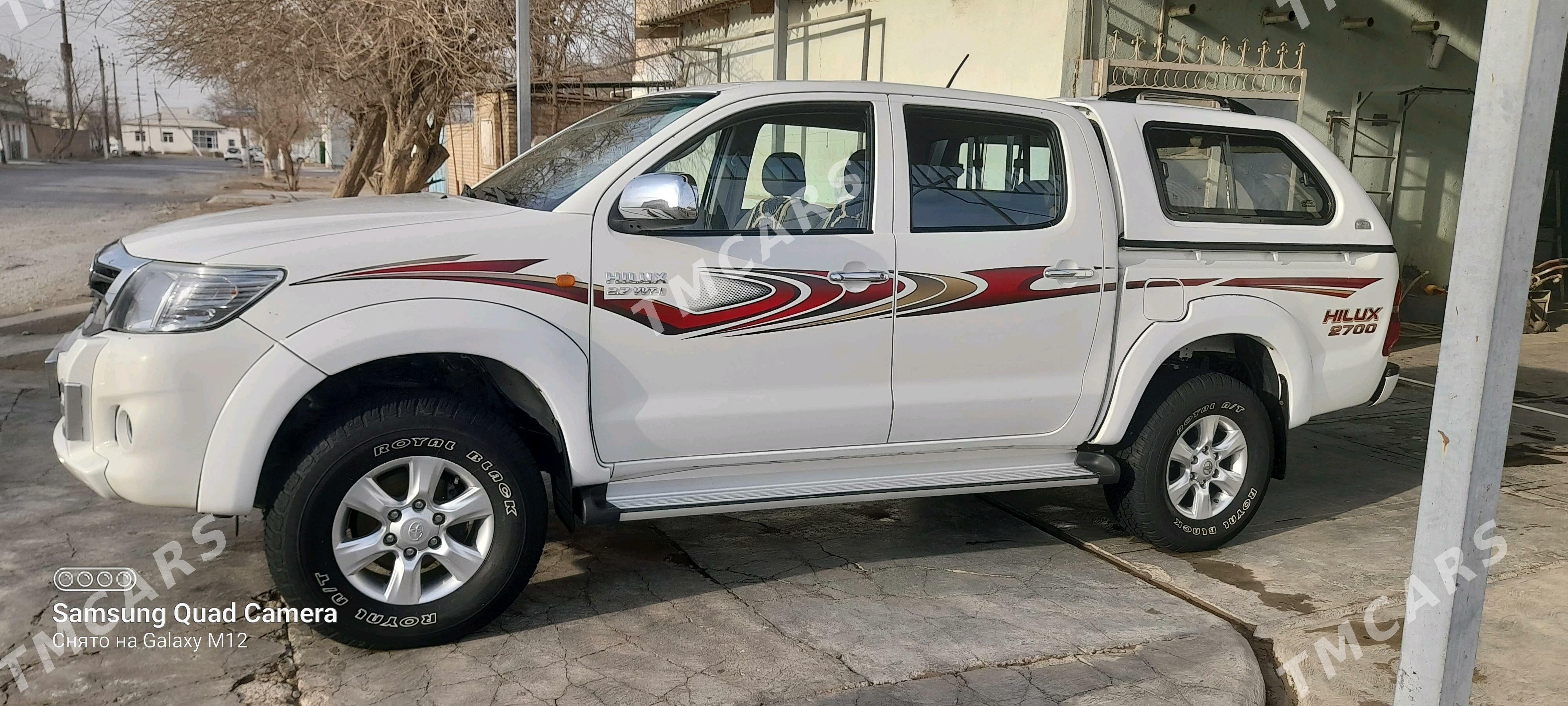 Toyota Hilux 2012 - 335 000 TMT - Теджен - img 3