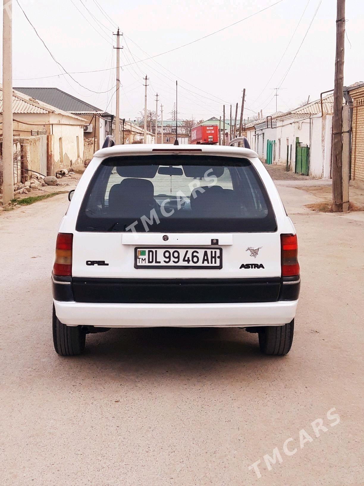 Opel Astra 1996 - 44 000 TMT - Бахарден - img 4