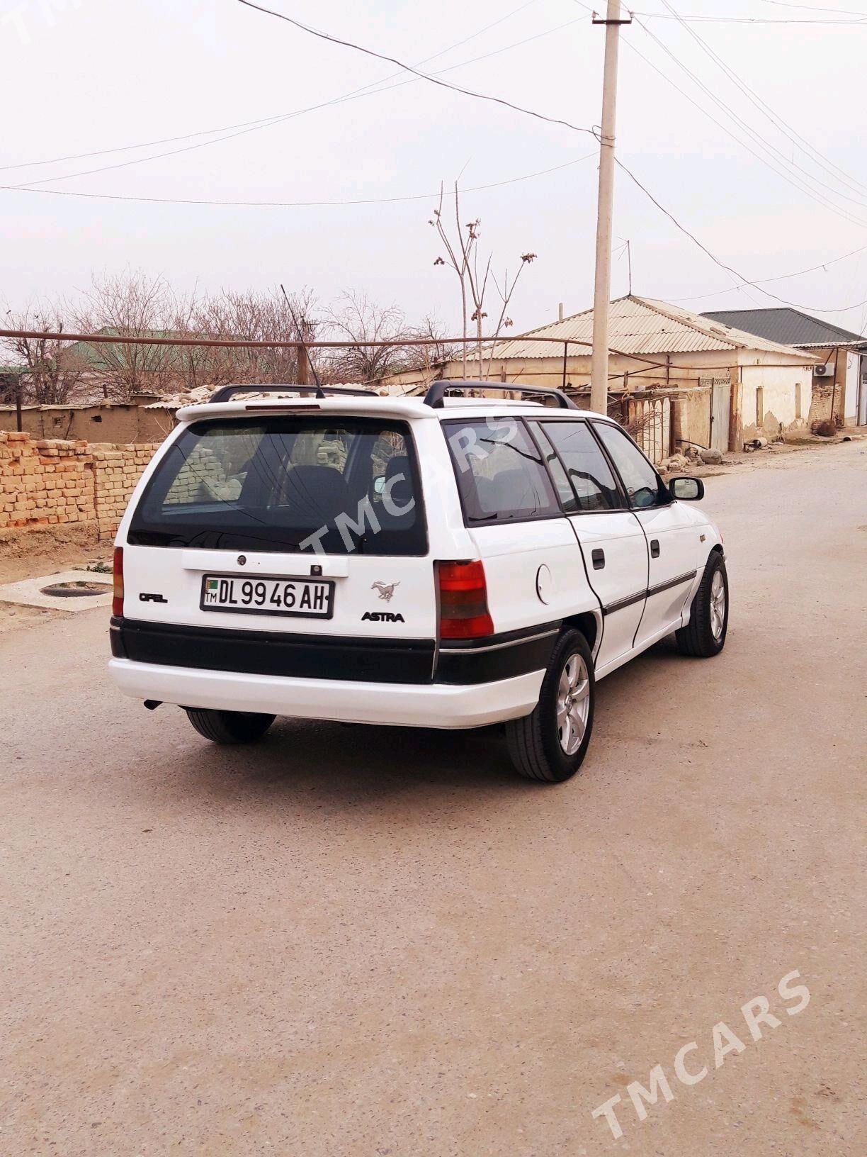 Opel Astra 1996 - 44 000 TMT - Бахарден - img 6