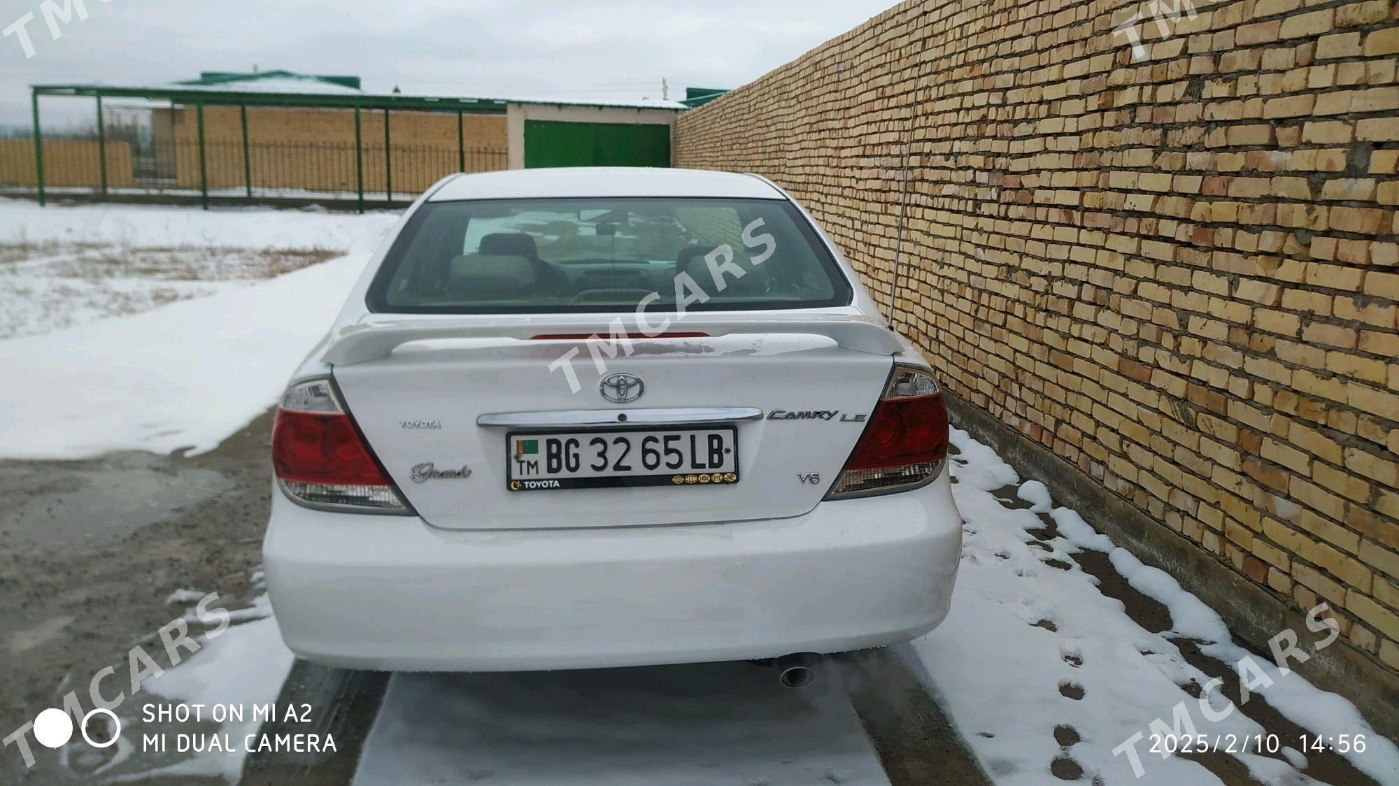 Toyota Camry 2004 - 120 000 TMT - Garabekewül - img 3