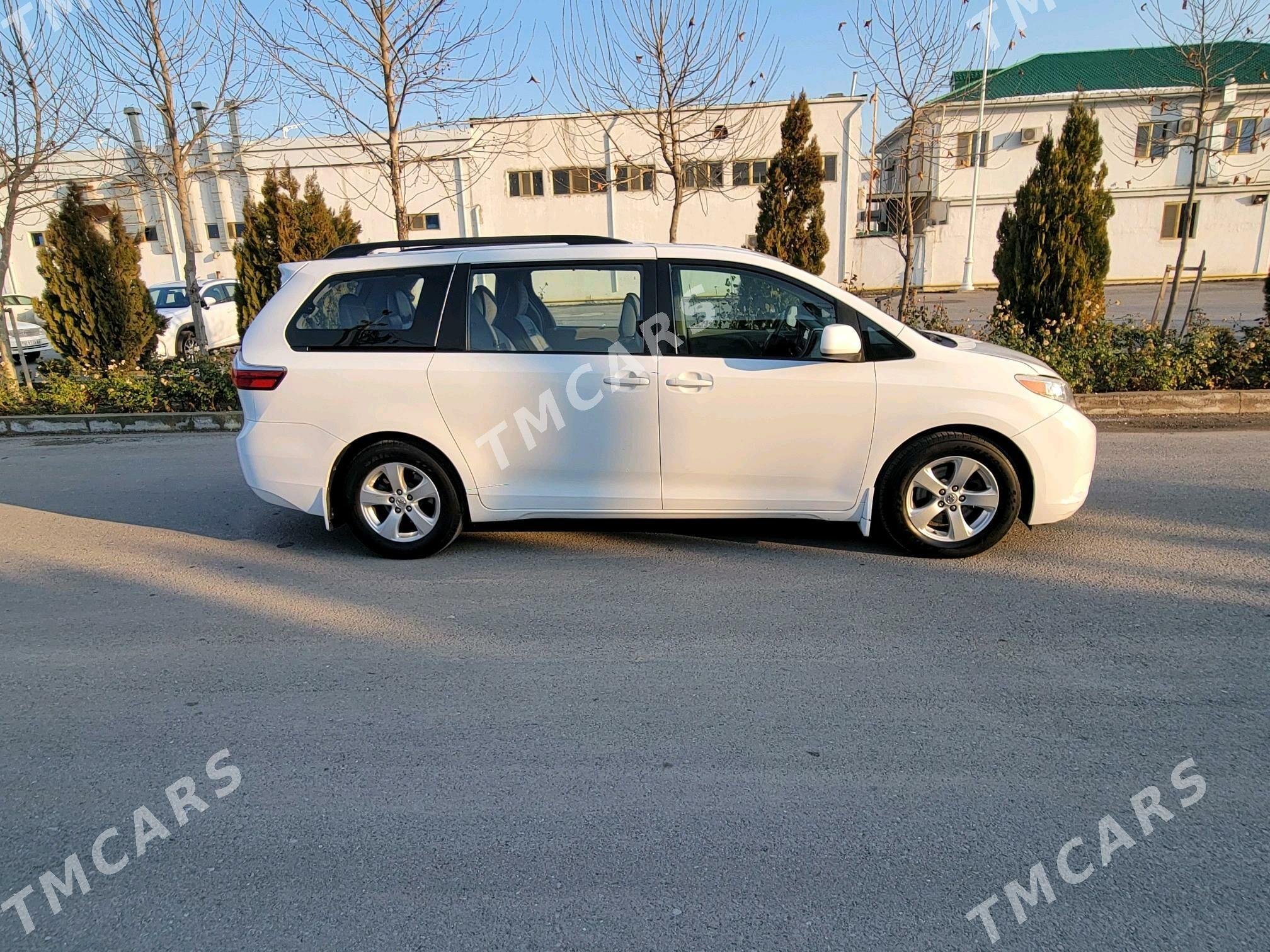 Toyota Sienna 2017 - 350 000 TMT - Aşgabat - img 6