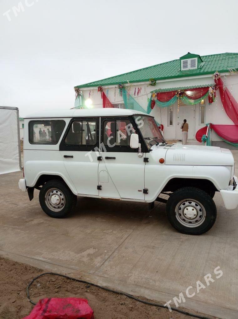 UAZ 469 2010 - 130 000 TMT - Ак-Бугдайский этрап - img 2