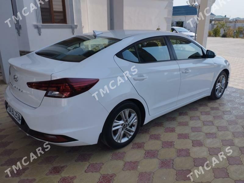 Hyundai Elantra 2019 - 220 000 TMT - Balkanabat - img 8