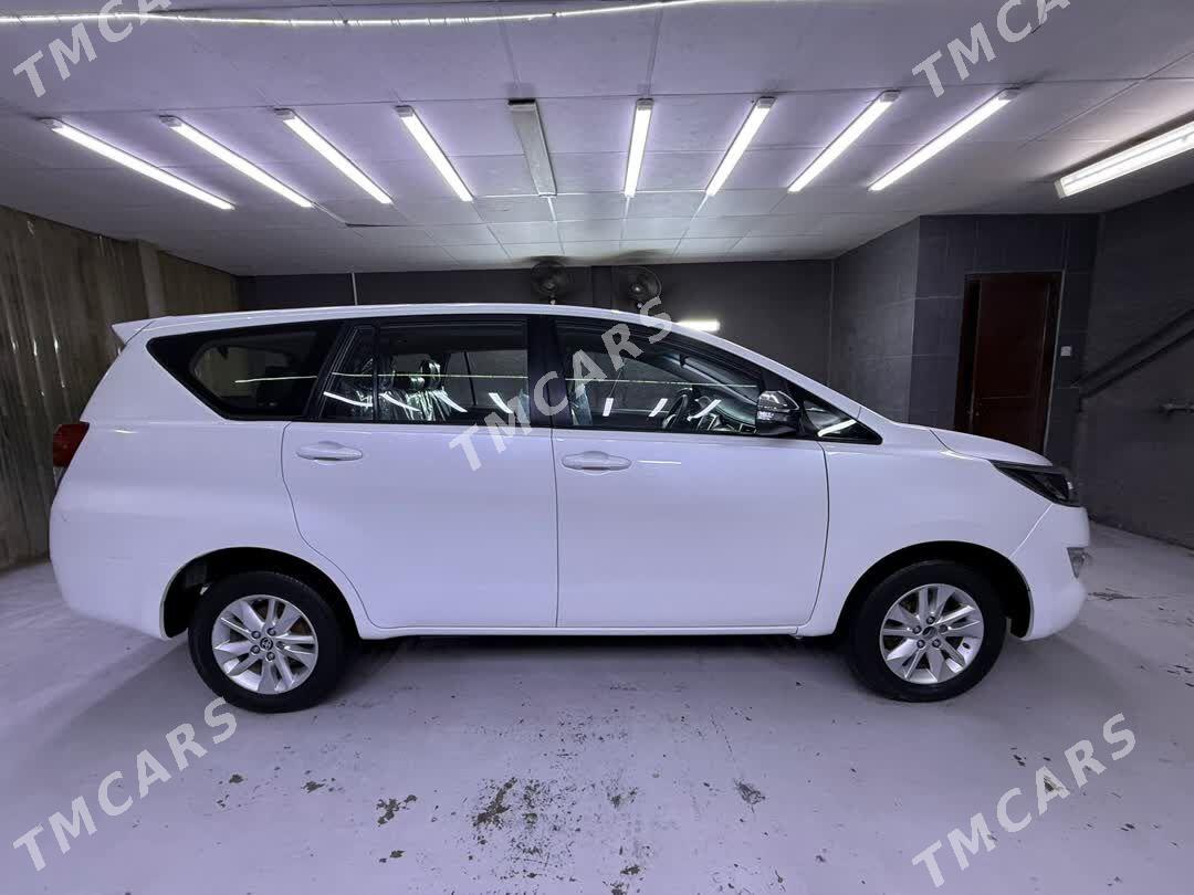 Toyota Innova 2022 - 250 000 TMT - Kerki - img 6