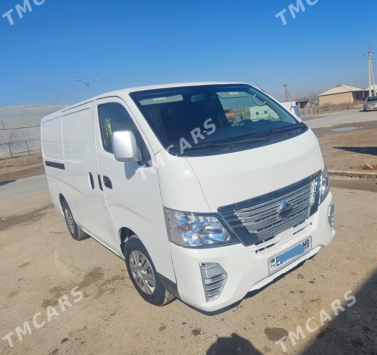 Nissan Urvan 2022 - 330 000 TMT - Mary - img 7