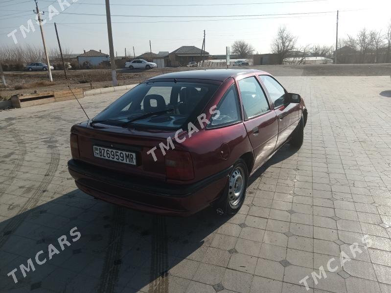 Opel Vectra 1988 - 24 000 TMT - Murgap - img 2