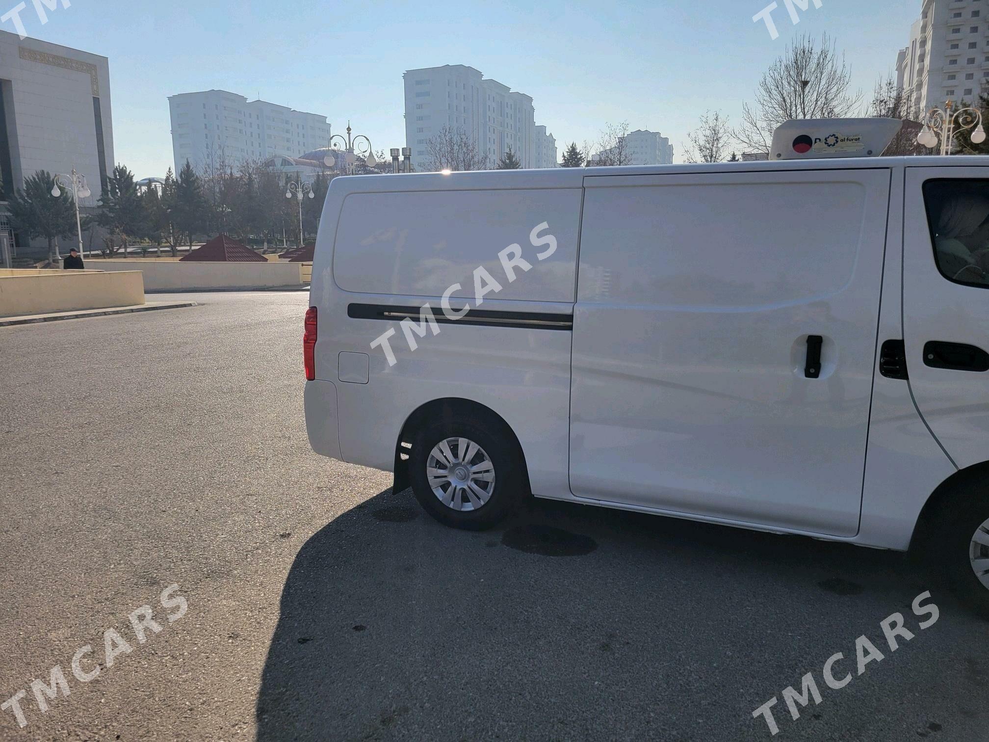 Nissan Urvan 2021 - 350 000 TMT - Ашхабад - img 2