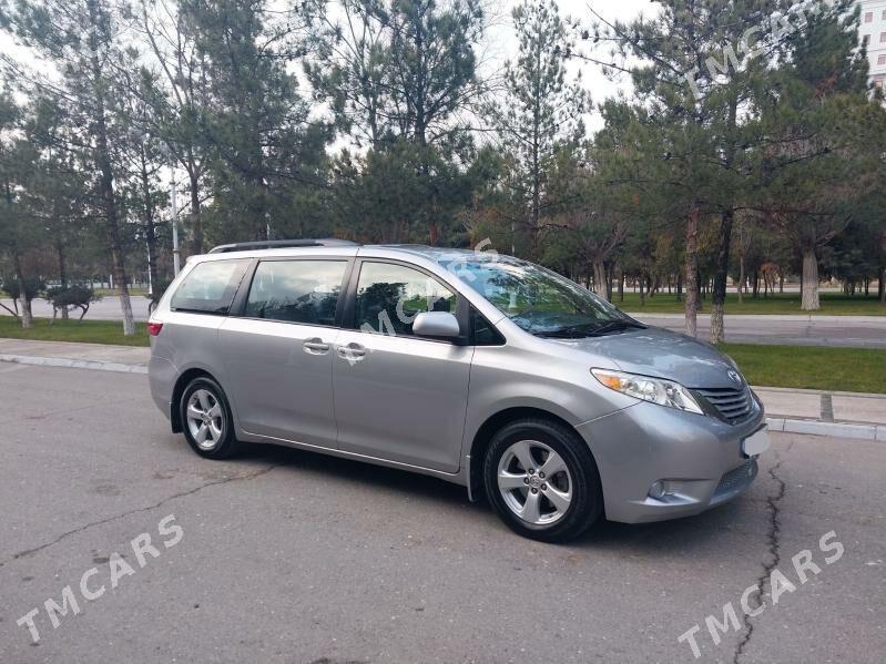 Toyota Sienna 2017 - 325 000 TMT - Aşgabat - img 7